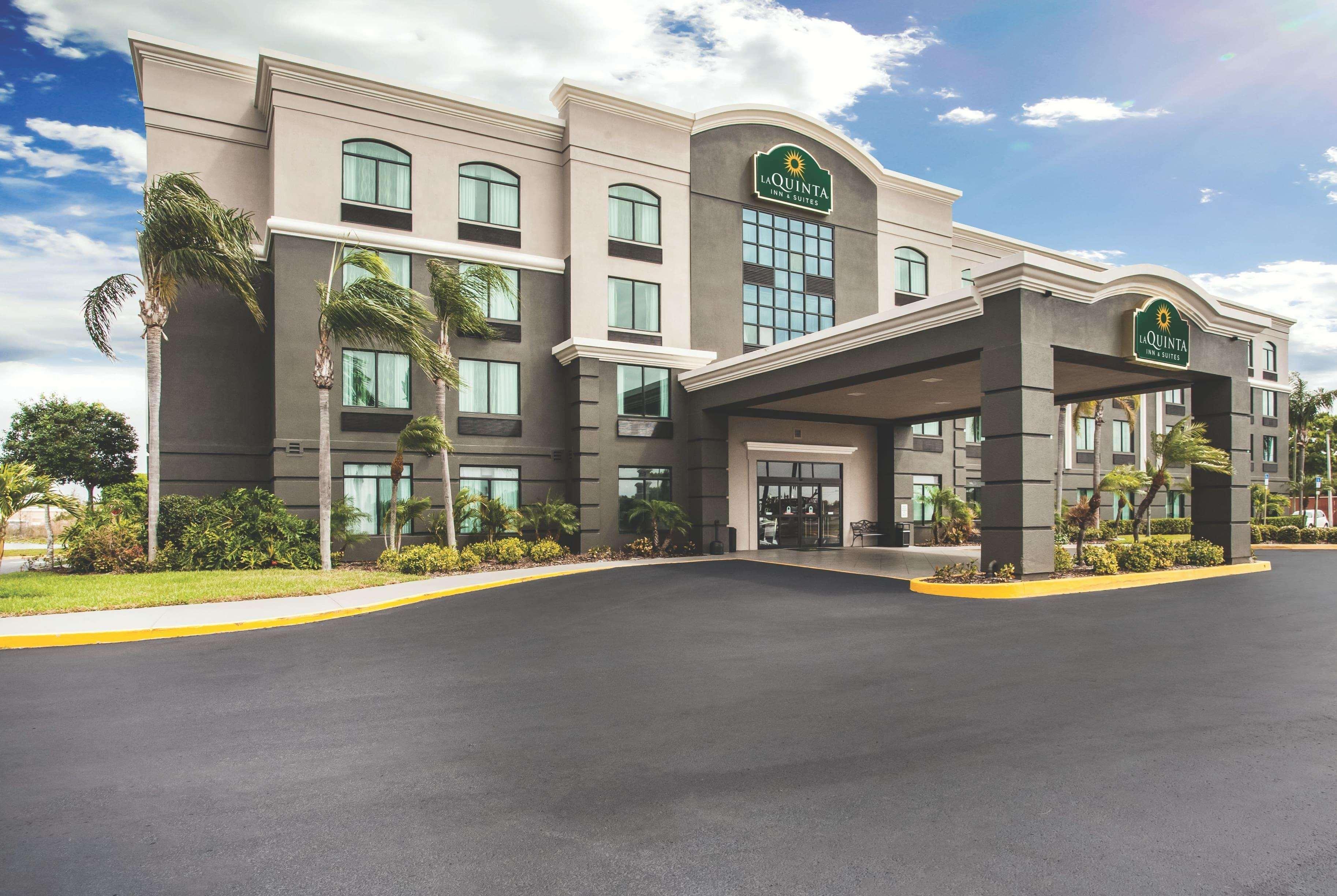 La Quinta By Wyndham Clearwater South Hotel Exterior foto