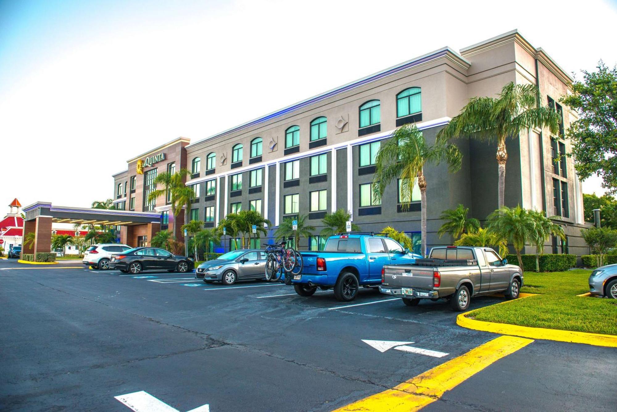 La Quinta By Wyndham Clearwater South Hotel Exterior foto